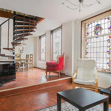Voorstraat-havenzicht 2de Homestay *