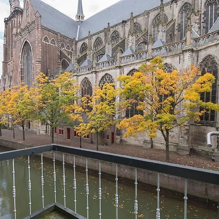 Voorstraat-havenzicht 2de Homestay Dordrecht