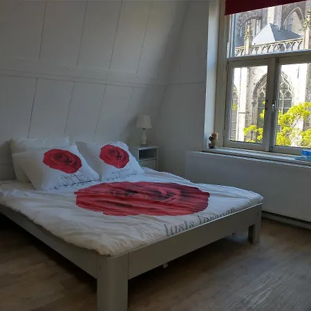 Voorstraat-havenzicht 2de Homestay